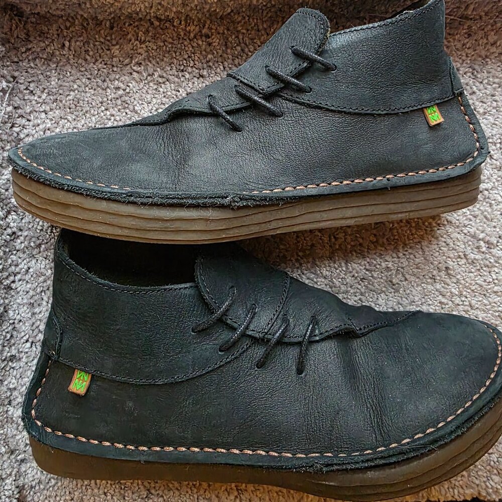 El Naturalista Side Lace Ankle Boots